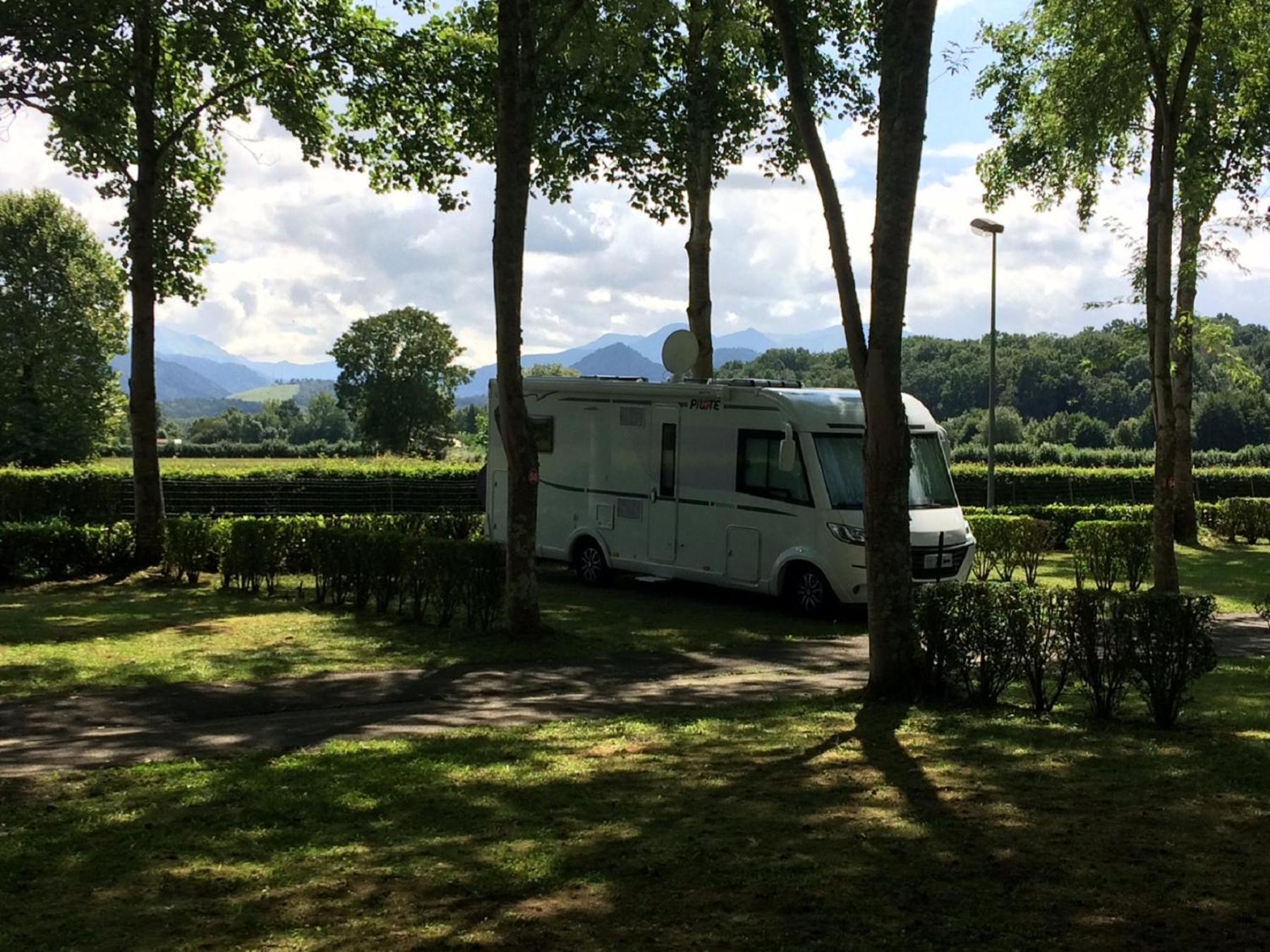 Camping Pyrenees Nature Oloron-Sainte-Marie Eksteriør bilde